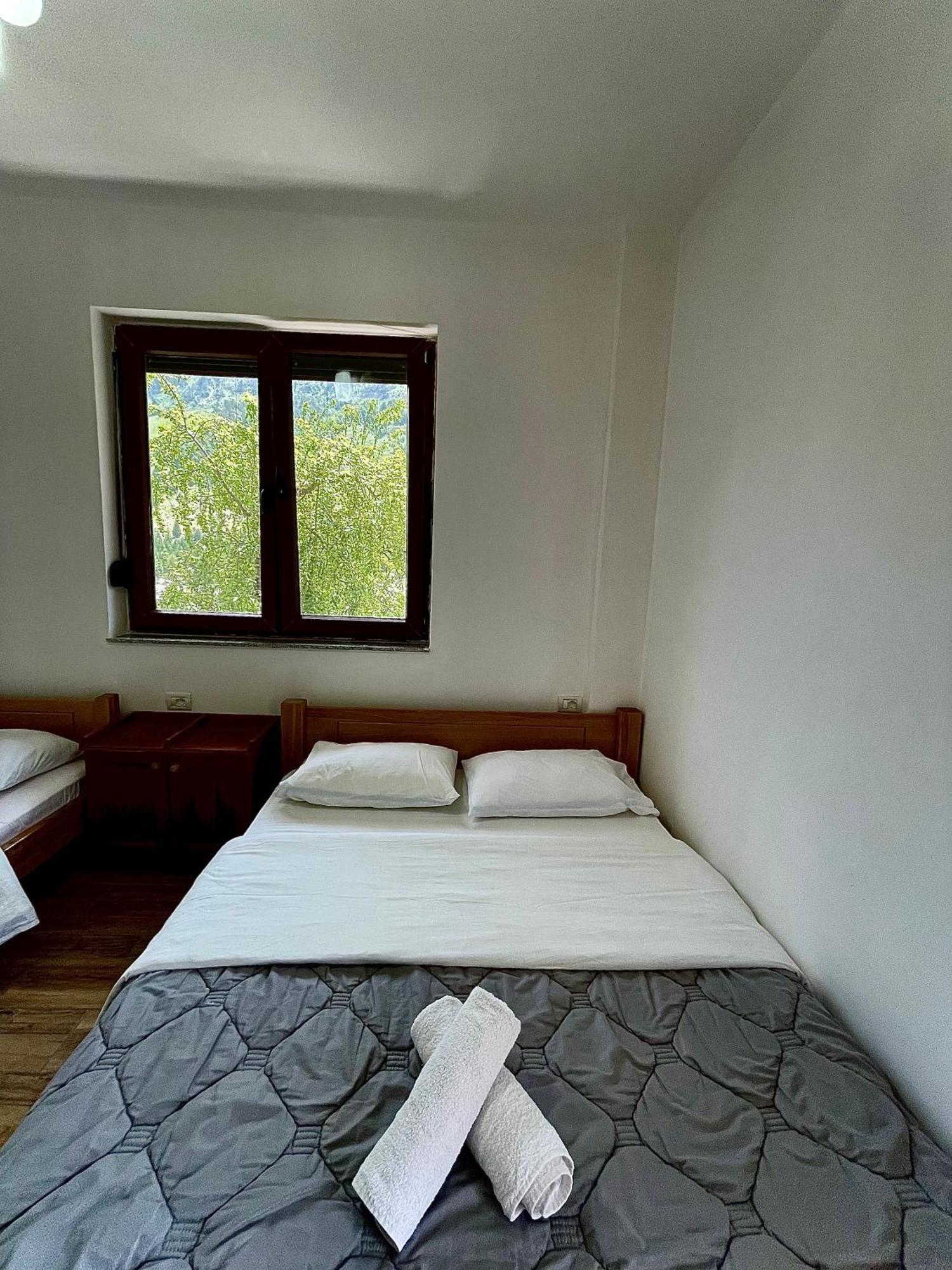 Lazer Cardaku Guesthouse Valbonne Exterior foto