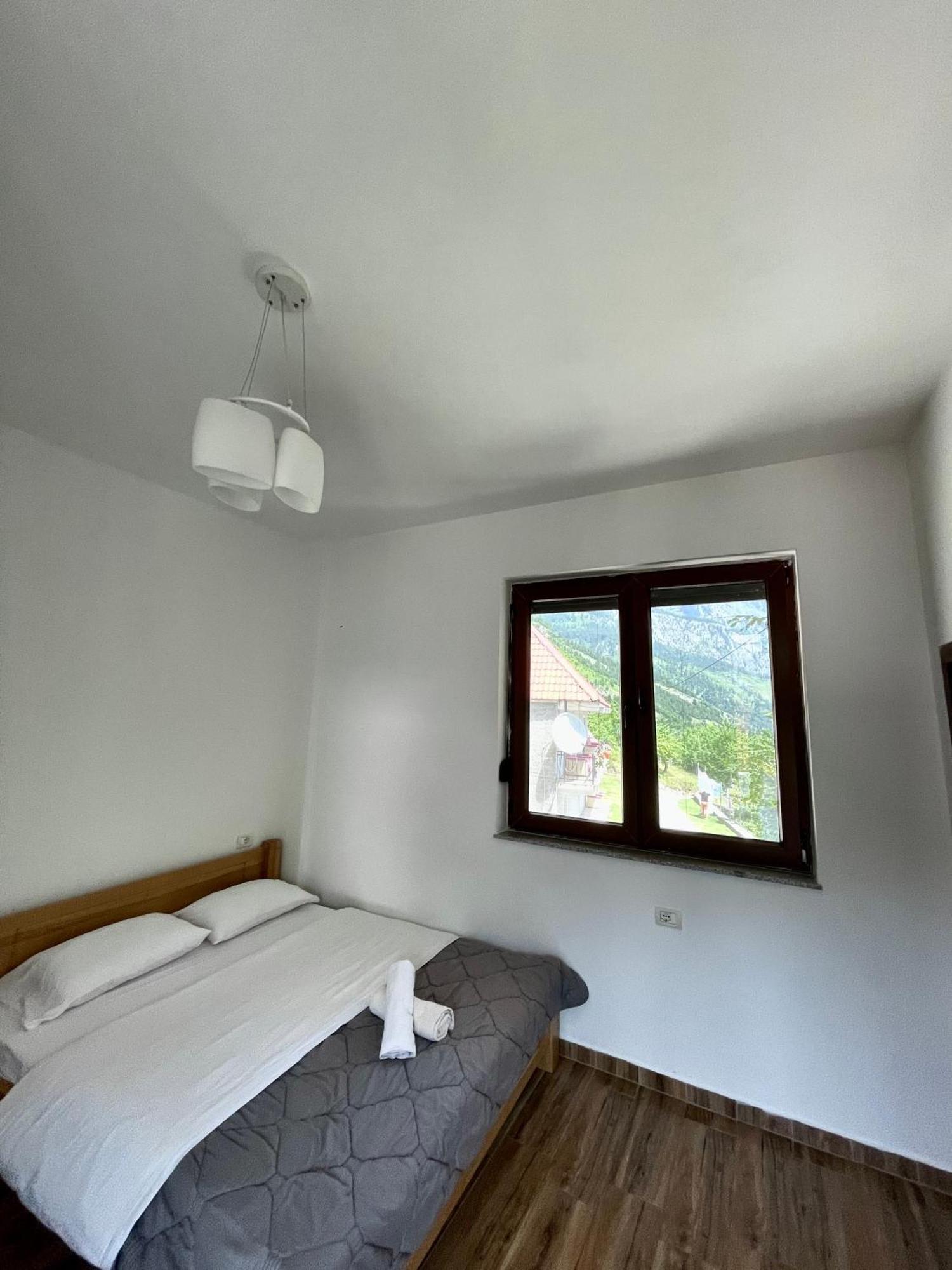 Lazer Cardaku Guesthouse Valbonne Exterior foto