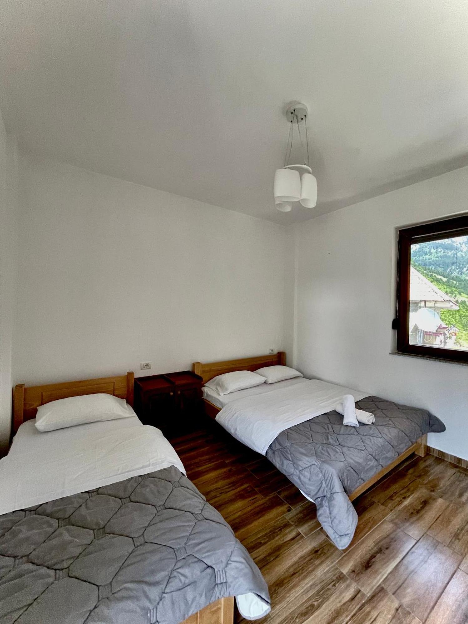 Lazer Cardaku Guesthouse Valbonne Exterior foto