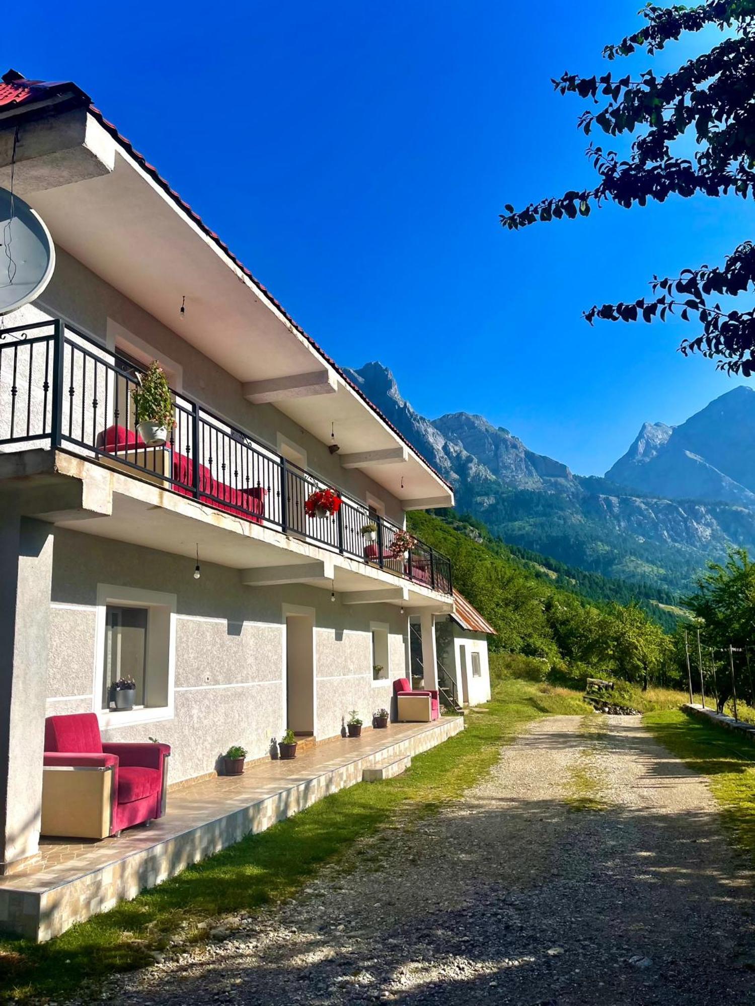 Lazer Cardaku Guesthouse Valbonne Exterior foto