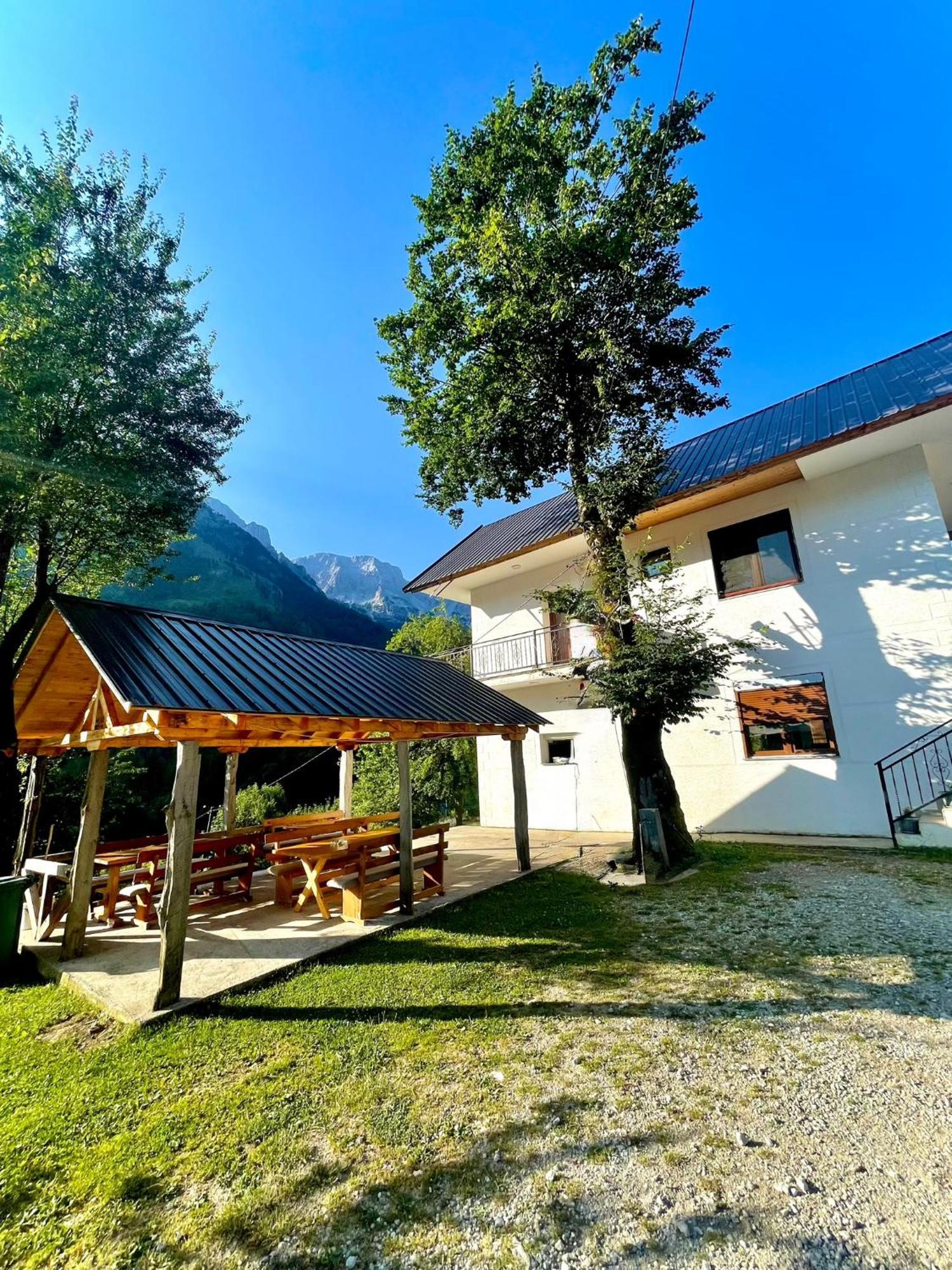 Lazer Cardaku Guesthouse Valbonne Exterior foto